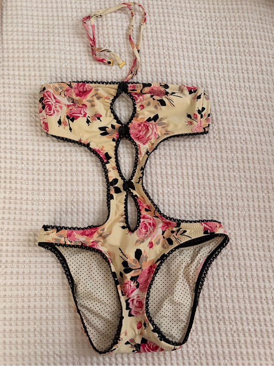 Betsey Johnson Other - Vintage Betsey Johnson Floral Cutout Mono-kini Swimsuit - Cream, Pink, Black